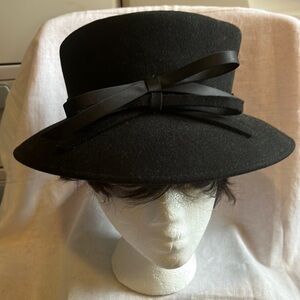 Women’s 100% Wool Handmade Hat.